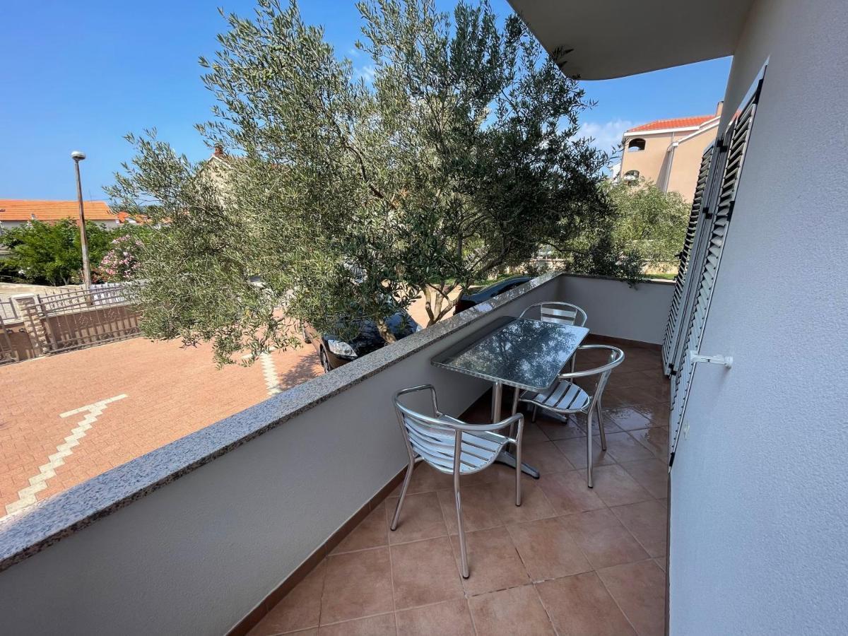 Apartments Basilea Biograd Na Moru Exterior photo